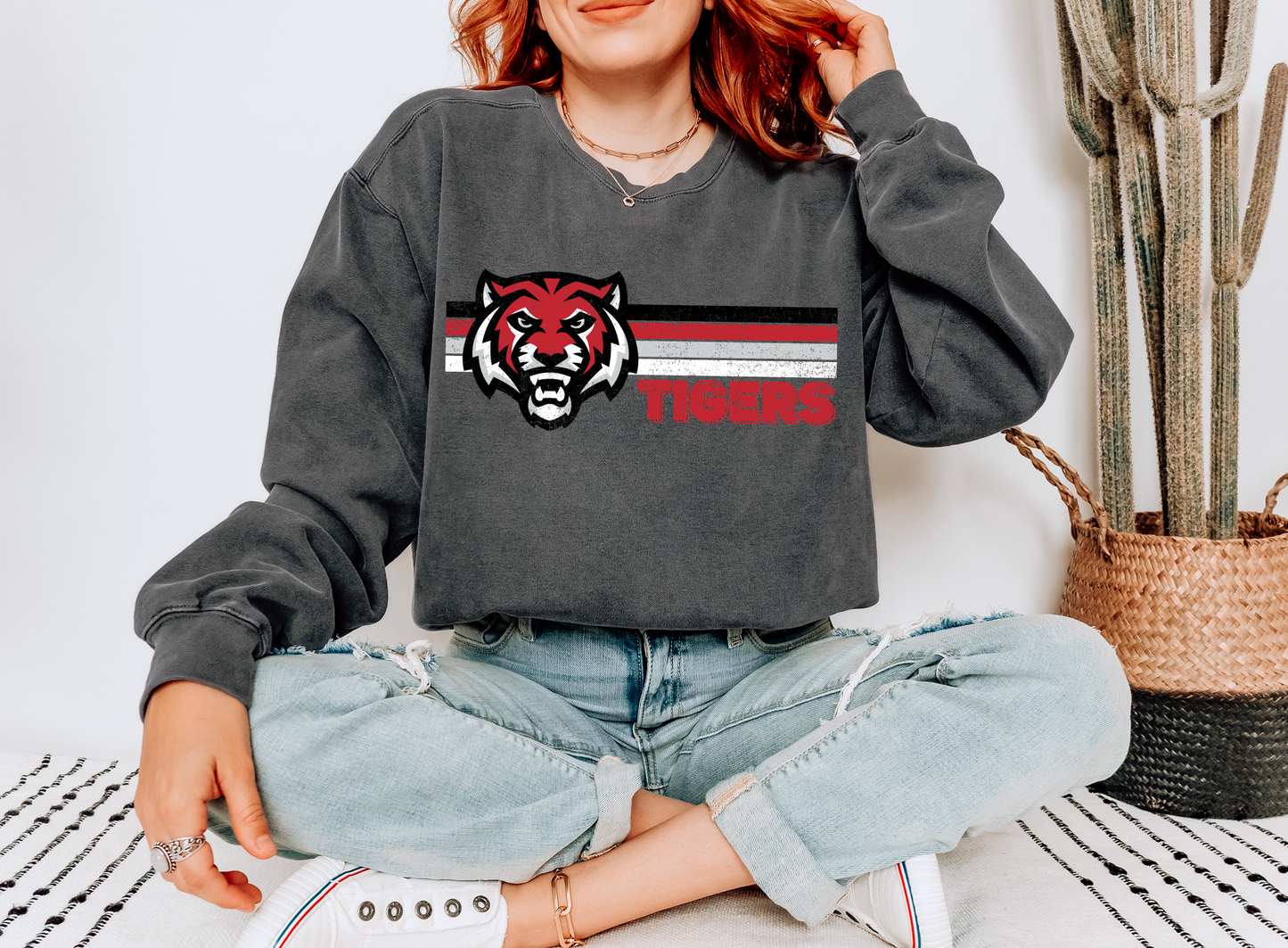Tigers Vintage Linear Premium Sweatshirt