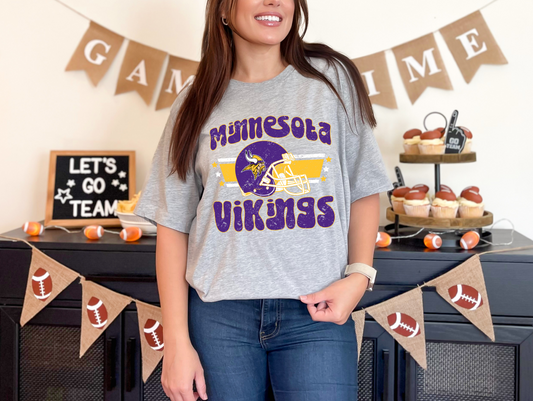 Groovin' Minnesota Vikings T-shirt