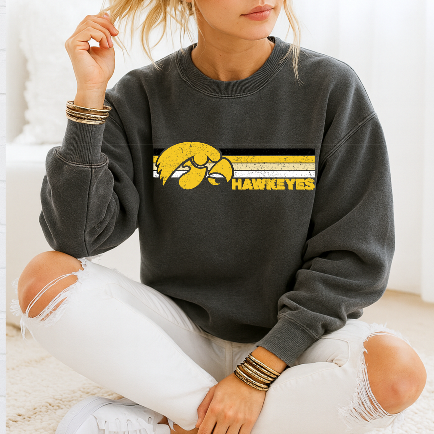 Hawkeyes Vintage Linear Premium Sweatshirt